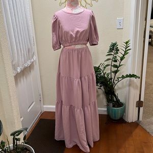 Maternity Puff Sleeve Crop Top
& Split Hem Ruffle Hem Skirt